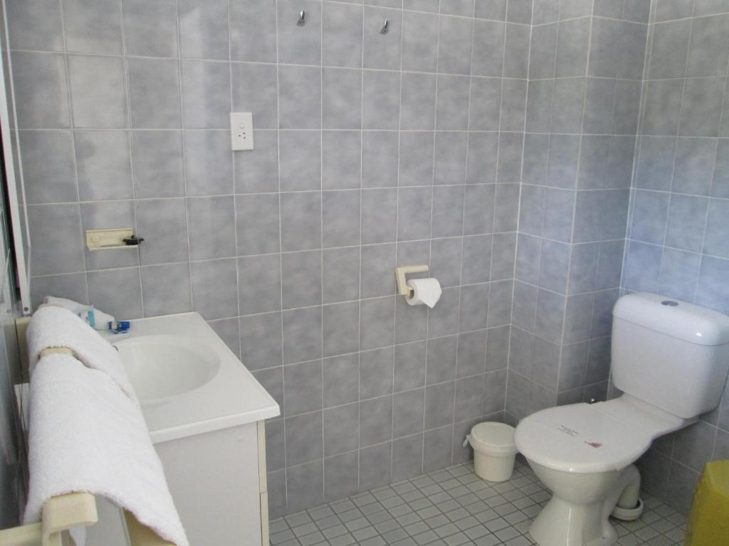 Hawks Nest Motel 3*